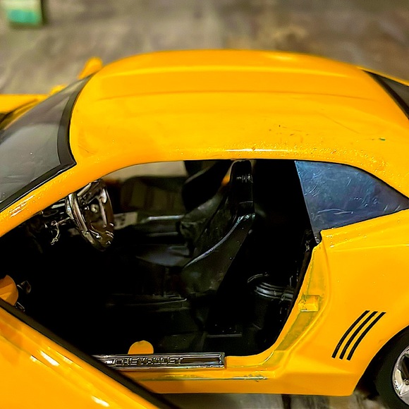 Bumblebee transformers, car and coin - Picture 9 of 14